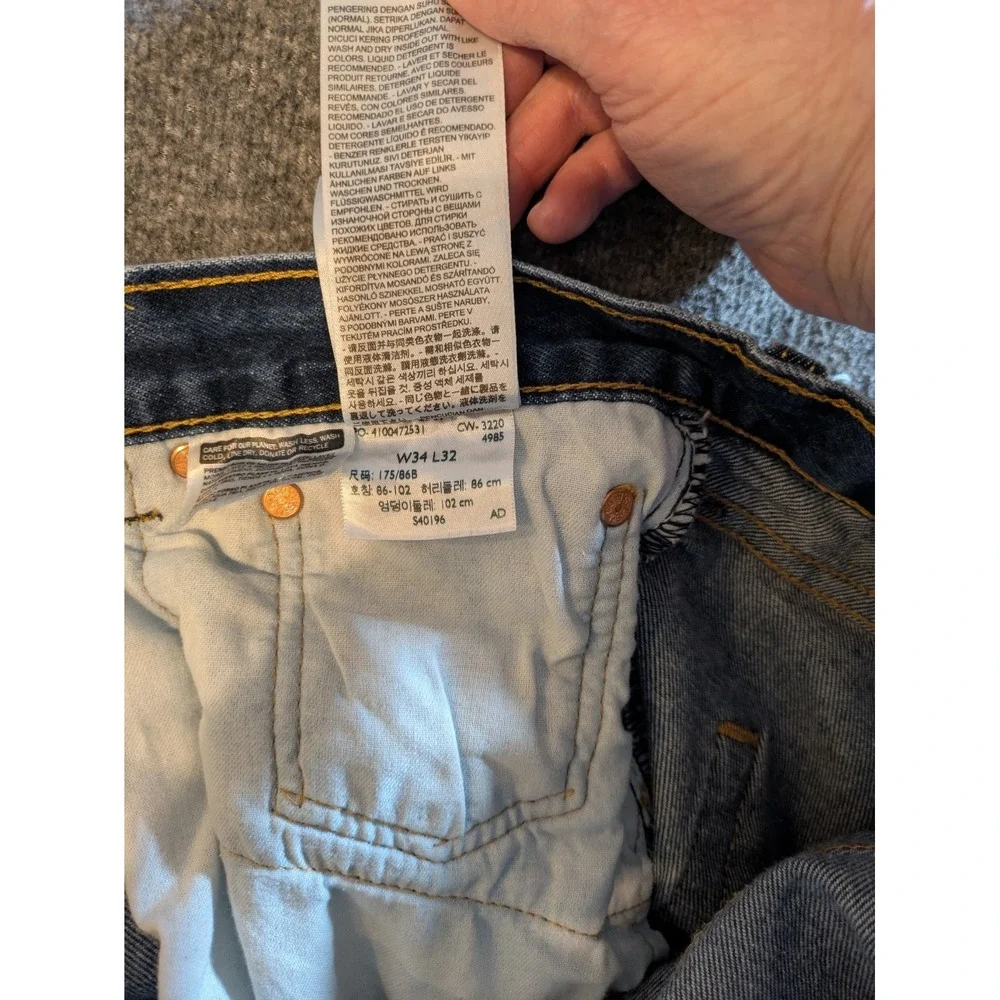 Levis 501 Jeans Mens 34x32 Blue Button Fly Denim Pants Cowboy Classic